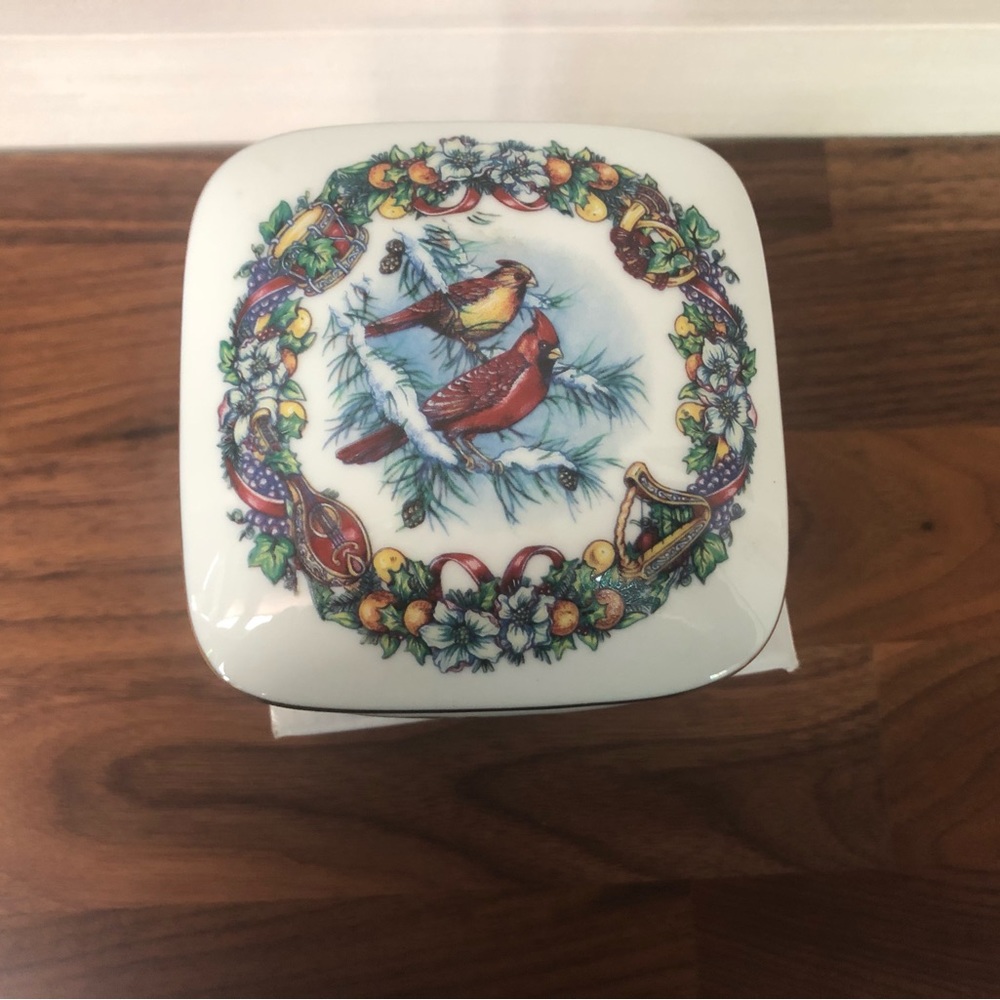 Vintage 1990 Heritage House music box